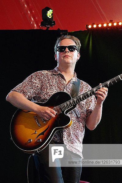 Phil Robson  Love Supreme Jazz Festival  Glynde Place  East Sussex  2015. Künstler: Brian OConnor.