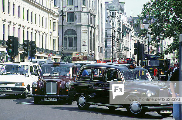 Londoner Taxis  1998. Künstler: Unbekannt.