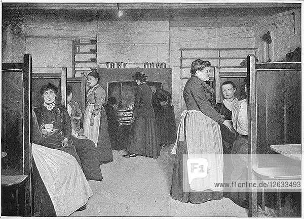 Küche in einem Haus für alleinstehende Frauen  Spitalfields  London  um 1903 (1903). Künstler: Unbekannt.