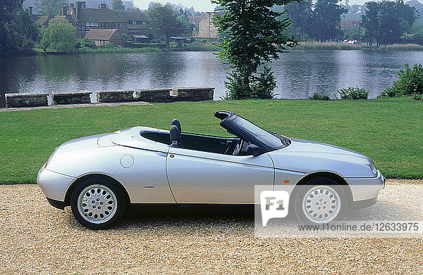 1997 Alfa Romeo spider twin spark 16v. Artist: Unknown.