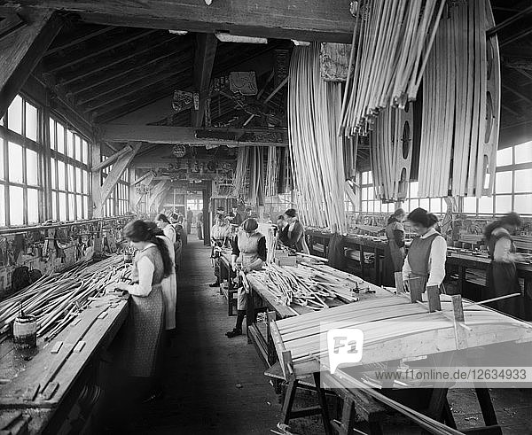 Flugzeugbau  Fabrik von Waring und Gillow  Lancaster  Lancashire  Januar 1917. Künstler: H. Bedford Lemere.