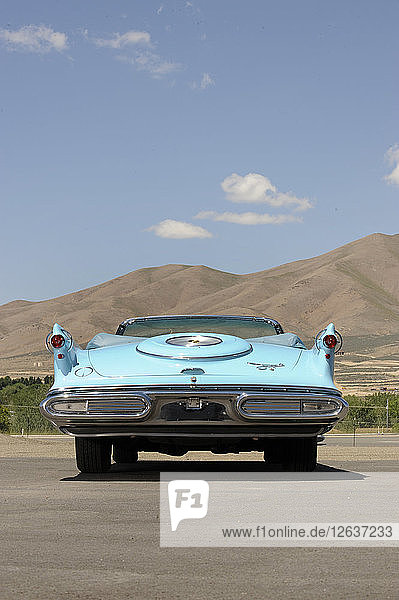 Chrysler Imperial 1957 ex Howard Hughes. Künstler: Simon Clay.
