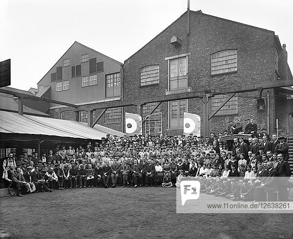 Flugzeugbau  Trollope and Colls Ltd  17-25 Pleasant Street  Liverpool  Dezember 1918. Künstler: H. Bedford Lemere.