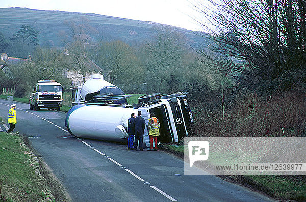 1997 Mercedes Tankwagen Verkehrsunfall. Künstler: Unbekannt.