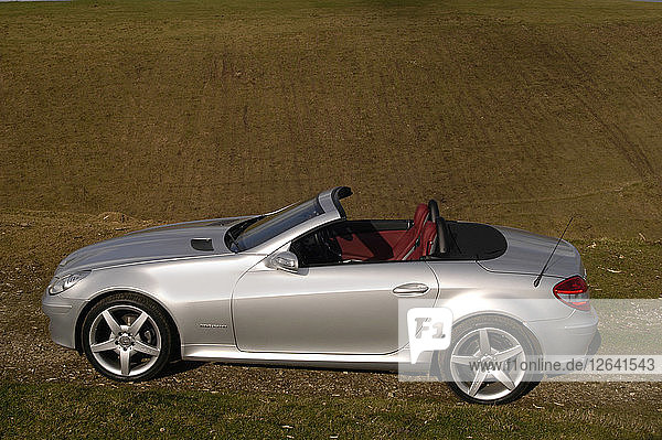 2004 Mercedes Benz SLK 200K. Künstler: Unbekannt.