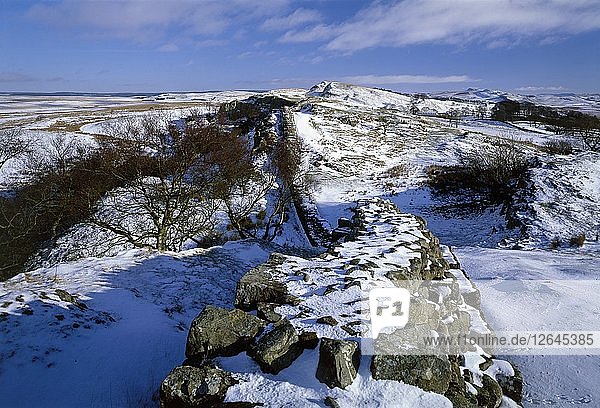 Hadrians Wall  Northumberland  im Winter  2010. Künstler: Graeme Peacock.