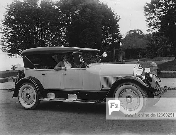 1924 Peerless 5 4 Liter V8 Tourer Artist: Unbekannt.