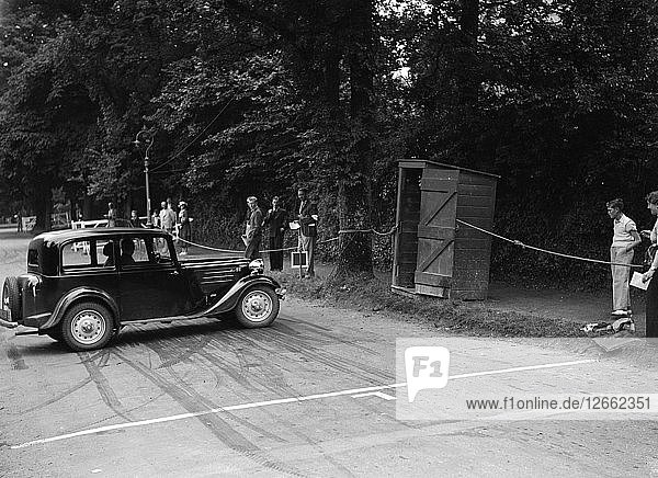 Frazer-Nash BMW von HG Symmons  Gewinner eines Silberpreises bei der MCC Torquay Rallye  Juli 1937. Künstler: Bill Brunell.