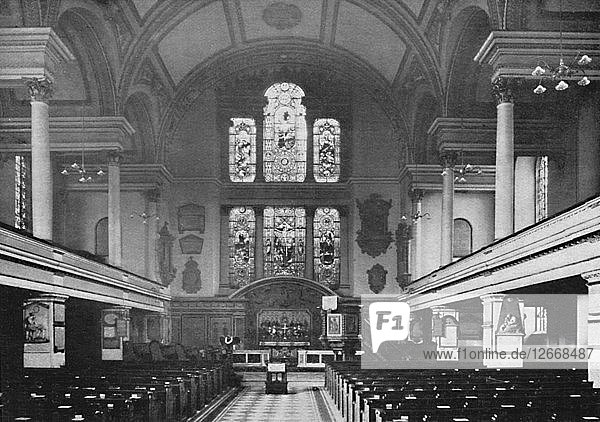 Innenraum der St. Jamess Church  Piccadilly  1903. Künstler: Unbekannt.