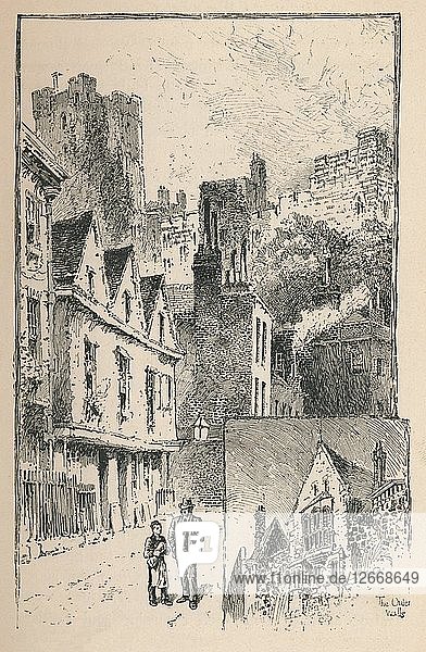 Das Schloss von der Thames Street aus. Ein Teil der Außenmauern  1895. Künstler: Unbekannt.
