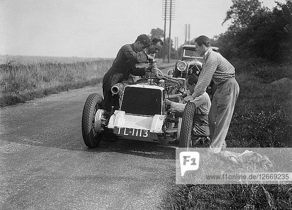 Straßenprüfung Raymond Mays Vauxhall-Villiers  um 1930. Künstler: Bill Brunell.