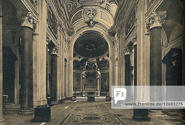 Roma - Innenraum der Basilika des Heiligen Kreuzes in Jerusalem  1910. Künstler: Unbekannt.