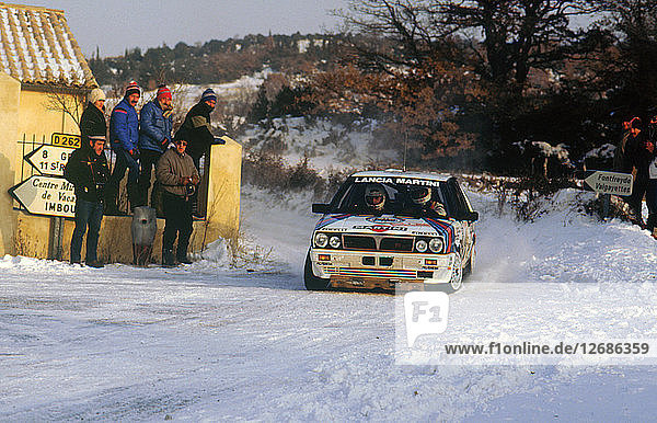Juha Kankkunen im Lancia Delta HF bei der Rallye Monte Carlo 1987. Er wurde 2. in der Gesamtwertung Künstler: Unbekannt.