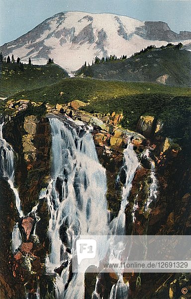 Myrtle Falls und Mount Rainier  um 1916. Künstler: Asahel Curtis.