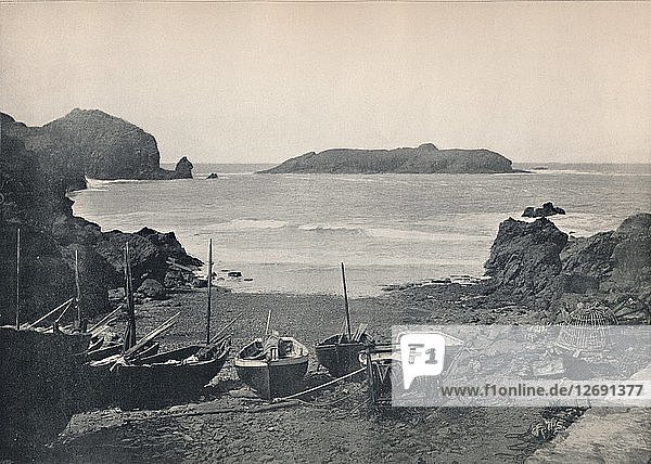 Mullion Cove - Mit Blick auf die Insel Mullion  1895. Künstler: Unbekannt.