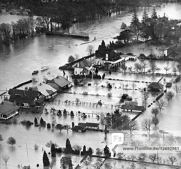 Überschwemmung der Themse bei Windsor  Berkshire  1947. Künstler: Aerofilms.