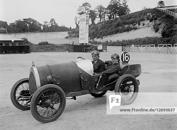 Bugatti Brescia von Leon Cushman  JCC 200-Meilen-Rennen  Brooklands  1922. Künstler: Bill Brunell.