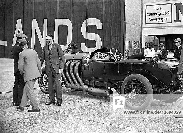 22 litre Benz of GK Clowes at a Surbiton Motor Club race meeting  Brooklands  Surrey  1928. Artist: Bill Brunell.