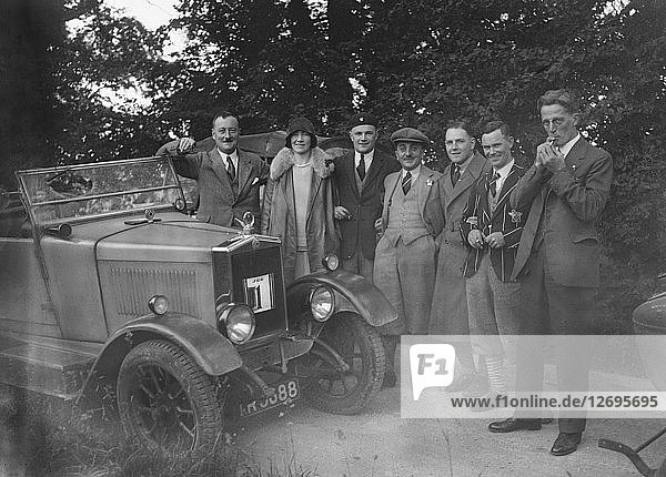 Morris Cowley mit Teilnehmern an der JCC Inter-Centre Rallye  1932. Künstler: Bill Brunell.