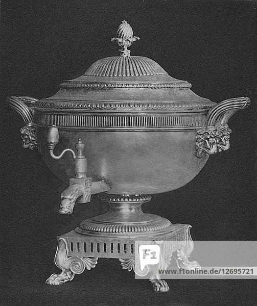Urne  die Thomas Backhouse vom Komitee für amerikanische Gefangene 1806 geschenkt wurde  1928. Künstler: Unbekannt.