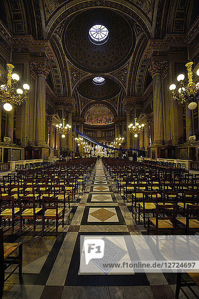 Europa  Frankreich  Paris  vertikale Ansicht des Innenraums der Kirche der Madeleine