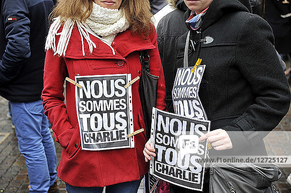 Frankreich  Stadt Nantes  Kundgebung der französischen Republikaner zum Gedenken an die Opfer des Terroranschlags auf die Zeitung Charlie Hebdo in Paris.