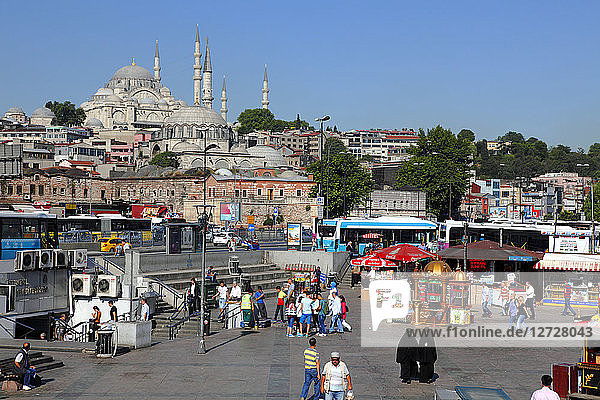 Türkei  Istanbul (Stadtbezirk Fatih) Viertel Eminonu  Busbahnhof und Moscheen (Rustem-Pasa-Moschee und Suleymaniye-Moschee)