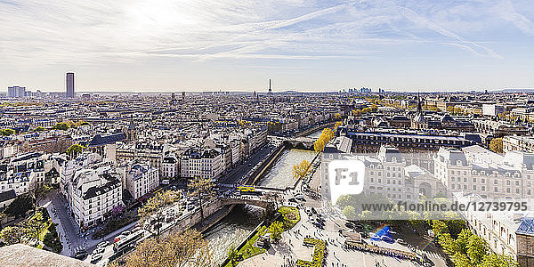 France  Paris  City center with Eiffel tower and Tour Montparnasse in background