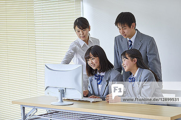 Japanische Mittelschüler