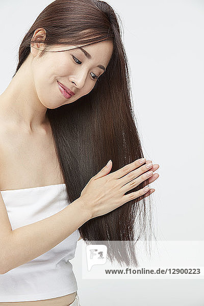 Japanerin mit seidigem Haar