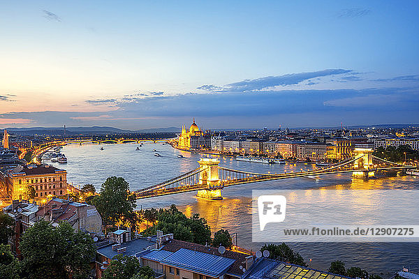 Hungary  Budapest  View from Buda to Pest  Parliament building and Chain bridge in the evening