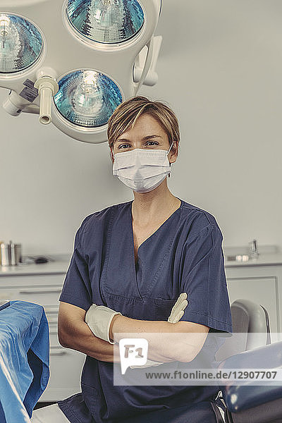 Dental surgeon wearing surgical mask  portrait