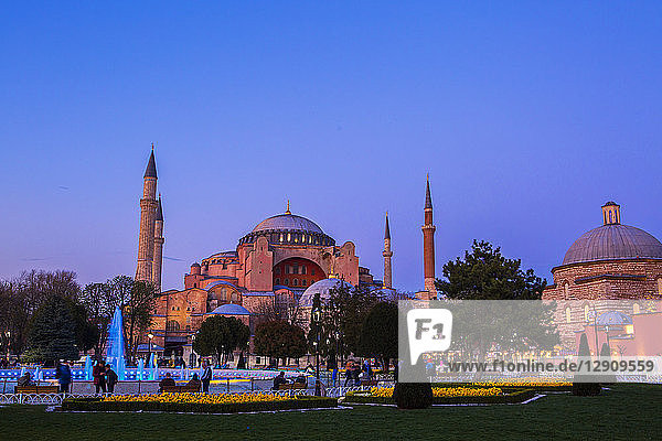 Turkey  Istanbul  Park with fountain  Hagia Sofia Mosque in the background at blue hour