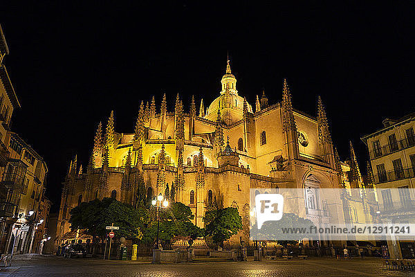 Spain  Castile and Leon  Segovia  Cathedral at night  seen from Plaza Major