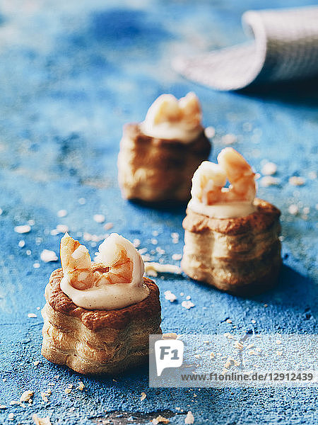 Vol-au-vents with shrimps