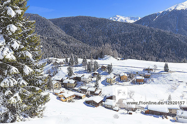 Dorf Davos Wiesen  Landwassertal  Albulatal  Bezirk Prattigau/Davos  Kanton Graubünden  Schweiz