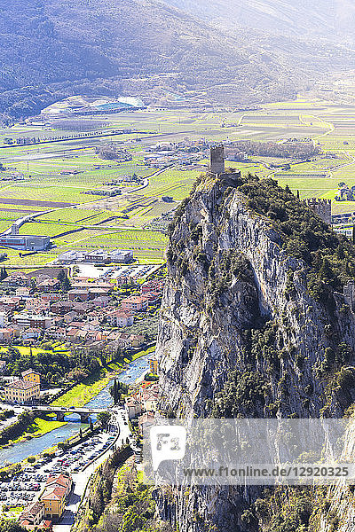 Burg von Arco vom Berg Colodri  Arco di Trento  Provinz Trient  Trentino-Südtirol  Italien