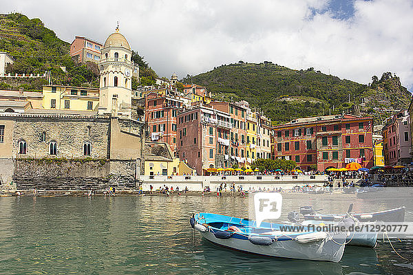 Boats in the harbour at Vernazza  Cinque Terre  UNESCO World Heritage Site  Liguria  Italy