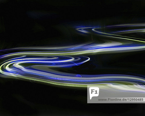 Abstrakt fließende Lichtspuren
