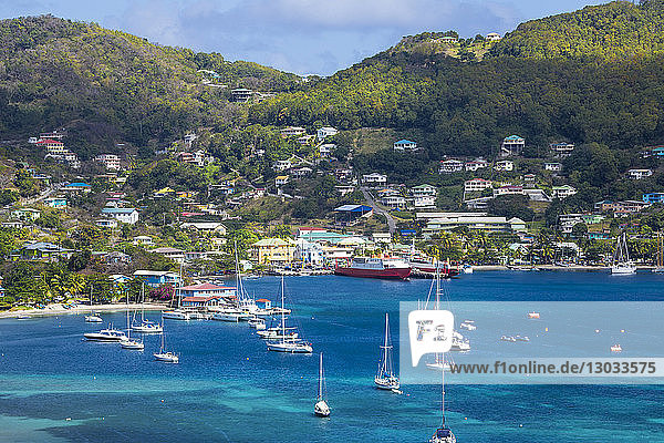 Blick auf die Admiralty Bay und Port Elizabeth  Bequia  Die Grenadinen  St. Vincent und die Grenadinen  Westindische Inseln  Karibik