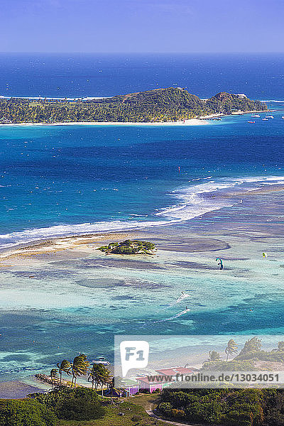 Blick auf Palm Island  Union Island  Die Grenadinen  St. Vincent und die Grenadinen  Westindien  KaribikInsel