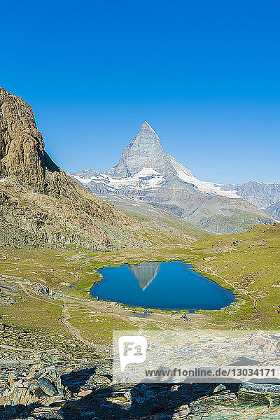 Riffelsee mit dem Matterhorn im Hintergrund  Zermatt  Kanton Wallis  Schweizer Alpen  Schweiz