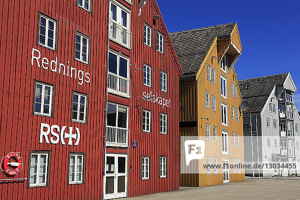 Lagerhäuser  Stadt Tromso  Insel Tromsoya  Bezirk Troms  Norwegen  Skandinavien