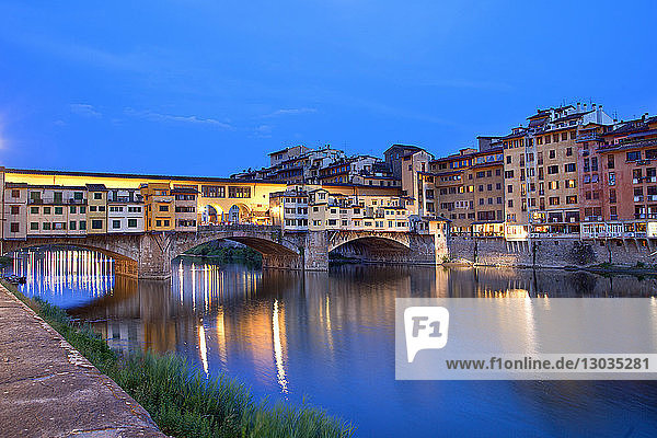 Ponte Vecchio  Florence  UNESCO World Heritage Site  Tuscany  Italy