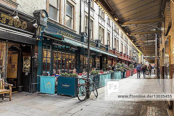 A traditional street scene in Covent Garden  London  England  United Kingdom