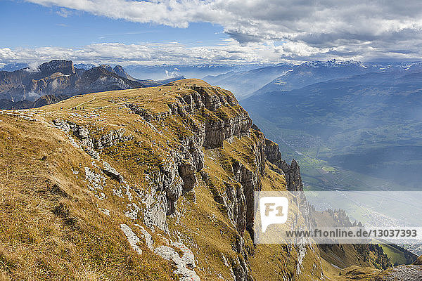 Landschaft mit Rosenbaden  breiter Bergrücken unterhalb des Chaserrug im Kanton St. Gallen  Schweiz