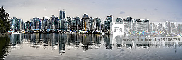 Stanley Park entlang der Uferpromenade; Vancouver  British Columbia  Kanada