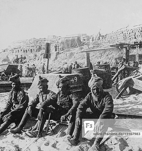 Stereoview WW1  The Great War Realistic Travels Militärfotografien um 1918.Strand W  eine türkische Todesfalle  gestürmt von unbeugsamen Lancasters unter einem Tornado von Feuer  Entladen von Geschäften