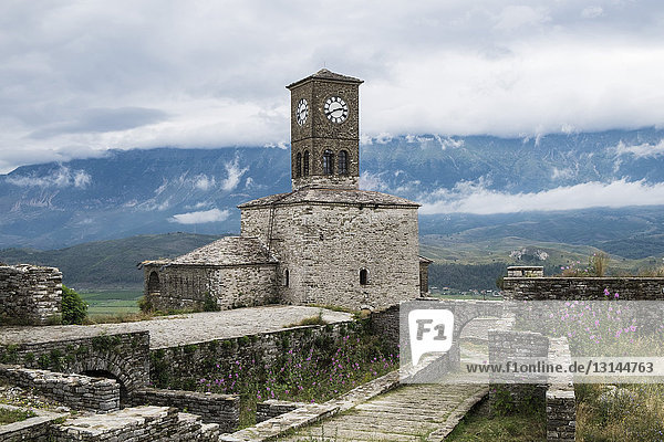 Albanien  Gjirokaster  örtliche Burg