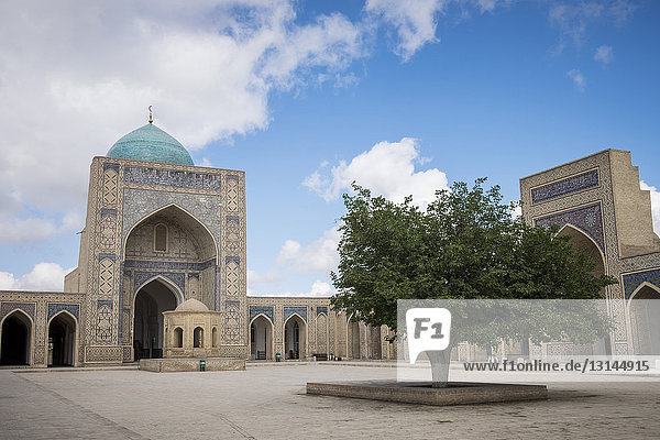 Usbekistan  Bukhara  lokale Medersa